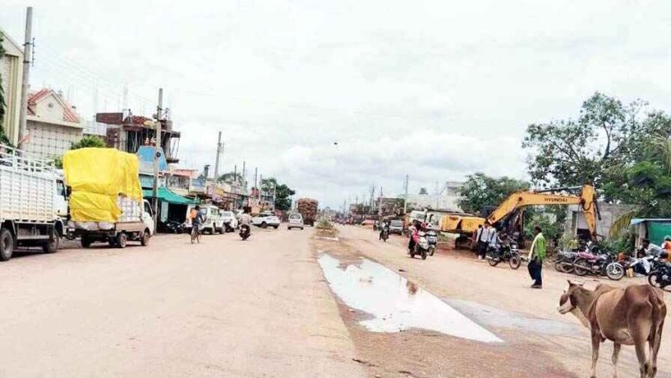 रेल लाइन के लिए निर्माण काम की वजह से राजिम-अभनपुर मार्ग आज सुबह तक रहेगा बाधित, आने-जाने वाहनों को 10 बजे के बाद मिलेगी राहत