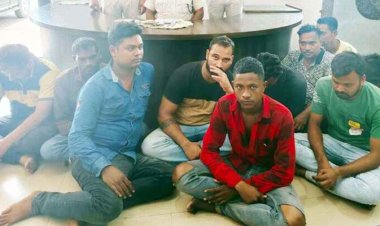 52 परियों के खेल में मस्त जुआरियों के जमावड़े पर पुलिस की छापेमारी, मौके से 10 जुआरियों से 54 हजार रुपए व ताश के पत्ते जब्त