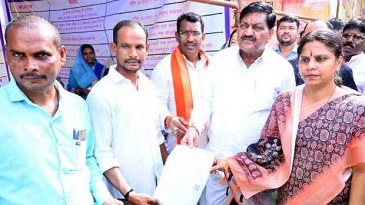 पीएम आवास योजना के हितग्राहियों को स्वीकृति खाद्य मंत्री बघेल आदेश एवं चाबी का किया गया वितरण, 18 अक्टूबर को जिला स्तरीय मेगा क्रेडिट कैम्प