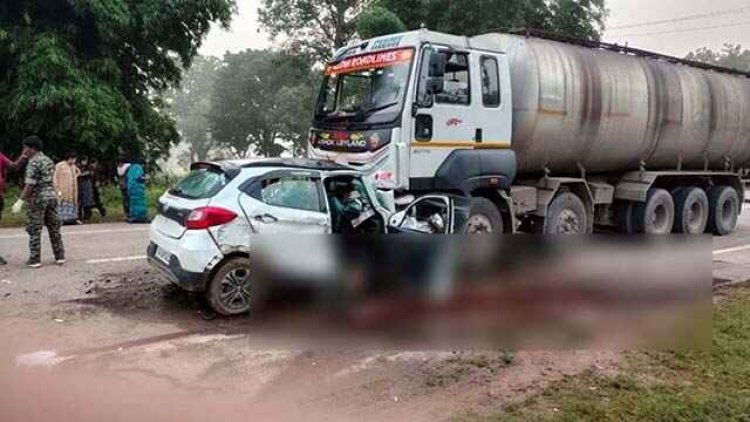 तेज रफ्तार कार और ऑयल टैंकर के बीच जोरदार टक्कर, सवार लड़का-लड़की  की मौत, गाड़ी चलाना सीखाने के दौरान हुआ हादसा