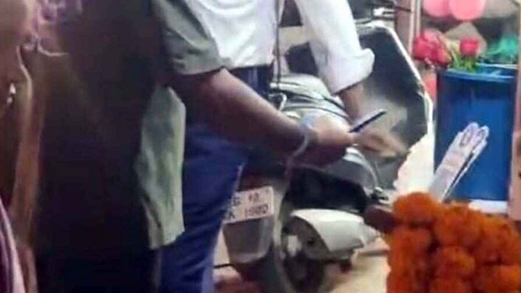 ट्रैफिक जवान की ऑनलाइन रिश्वतखोरी का वीडियो वायरल, एसपी ने दिया सस्पेंड का निर्देश, दिन-रात की ड्यूटी कर महीने भर में लाखों की कमाई!