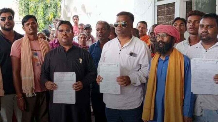 गांव में श्मशान घाट के मठ को तोड़ने एवं शमशान घाट में कब्जा करने के खिलाफ कार्रवाई के लिए ग्रामीण एकजुट, CKS ने मुख्यमंत्री ने नाम सौंपा ज्ञापन