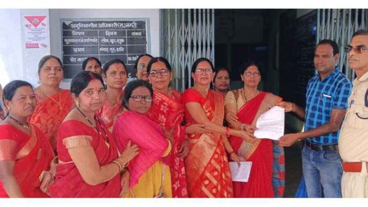 नियमितीकरण एवं लंबित मांगों को लेकर छत्तीसगढ़ की आंगनबाड़ी कार्यकर्ताओं एवं सहायिकाओं के द्वारा एक दिवसीय धरना प्रदर्शन