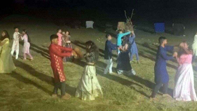 रफ्ता-रफ्ता देखो आंख मेरी लड़ी है गाने पर खेलो इंडिया के ट्रेनिंग सेंटर में खिलाड़ियों का कपल डांस, वीडियो वायरल, तीरंदाज पर चला तीर, कोच बर्खास्त