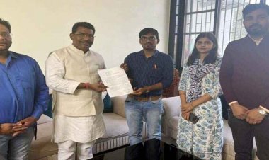 बीएमओ की मनमानी से परेशान डॉक्टरों ने खोला मोर्चा, राजिम विधायक रोहित साहू से किया शिकायत, कार्रवाई न होने पर सामूहिक इस्तीफे की दी चेतावनी