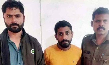 ऑनलाइन सट्टा के खिलाफ रायपुर में लिया एक्शन, मेडिसीन अस्पताल के पास 2 सटोरिए पवन मंगलानी और गोपाल धामेचा नगद रकम समेत गिरफ्तार