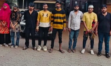 दो पक्षों में विवाद को लेकर बदला लेने की नियत से कत्ल करने की कोशिश करने वाले 2 महिलाओं समेत 8 आरोपियों को पुलिस ने किया गिरफ्तार