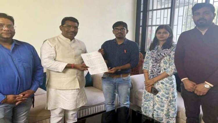 बीएमओ की मनमानी से परेशान डॉक्टरों ने खोला मोर्चा, राजिम विधायक रोहित साहू से किया शिकायत, कार्रवाई न होने पर सामूहिक इस्तीफे की दी चेतावनी