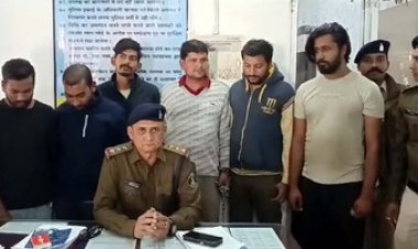 खाता धारकों से एटीएम और सिम लेकर ठगी, पुलिस ने छह आरोपियों को पकड़ा, मजदूर के बैंक खाते से सट्टे की रकम का लेनदेन, 8 लोग गिरफ्तार