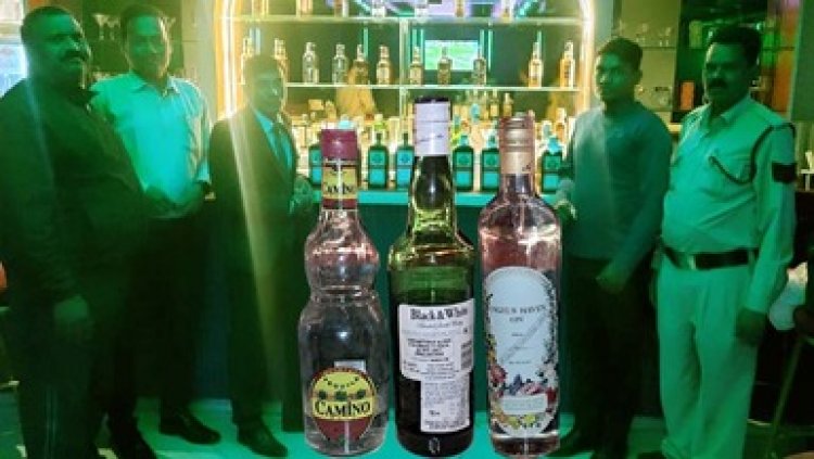 दूसरे राज्य की शराब परोसने वाले होटलों-बार पर आबकारी की छापेमारी, लिया सख्त एक्शन, बड़ी तादाद में हरियाणा की अवैध मदिरा जब्त