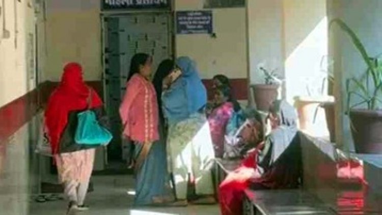 हॉस्टल में 11वीं की छात्रा ने दिया बच्चे को जन्म, नवजात की हालत नाजुक, जिला मेडिकल कॉलेज में चल रहा इलाज, मचा हडकंप, वार्डन सस्पेंड