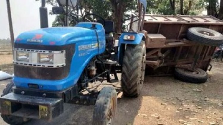 ट्रेक्टर की ट्रॉली पलटने से 20 से ज्यादा लोग घायल, इलाज जारी, तेज रफ्तार ट्रक ने बाइक को मारी जोरदार टक्कर, एक जिले में दो दर्दनाक हादसा