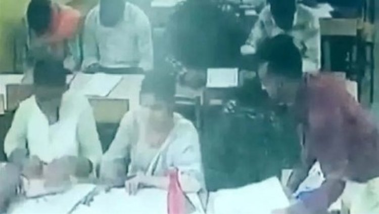 स्वामी आत्मानंद स्कूलों में 10 अप्रैल से भर्ती शुरु, डीएलएड एग्जाम अब 16 अप्रैल को होंगे, गणित के शिक्षक हिंदी और विज्ञान शिक्षक के संस्कृत पढ़ा रहे