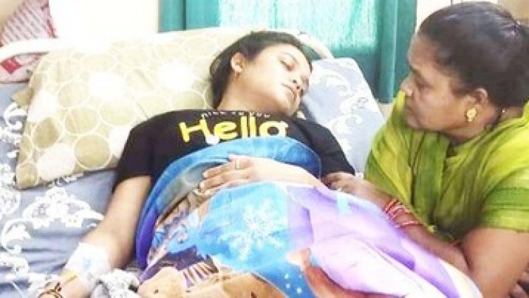 धरने पर बैठी बर्खास्त शिक्षिका को बिच्छू ने मारा डंक, हालत नाजुक, सूचना के आधे घंटे बाद भी नहीं पहुंची एंबुलेंस, धरना स्थल पर मचा हड़कंप