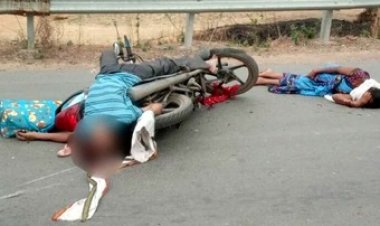 तेज रफ्तार डस्टर कार से हुई बाइक की जोरदार टक्कर, दर्दनाक हादसे में पति की मौत और आंखों के सामने हादसे में बेसुध हुई पत्नी