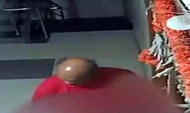 चप्पलों से ‘विकृति’ का शौक, रायपुर में बुजुर्ग की अश्लीलता ने समाज को किया शर्मसार, महिलाओं की सैंडल के साथ गंदी हरकत