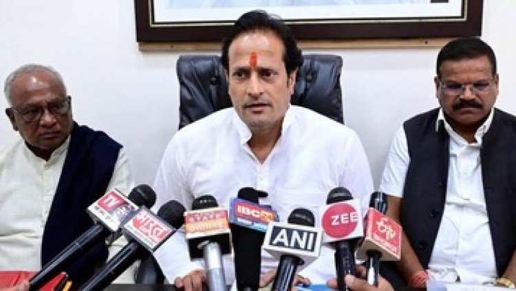 बारिश से पहले आए आंधी तूफान में ही ट्रिपल इंजन सरकार फेल, 24 घंटे के बाद भी लाइट गोल, पार्षद महापौर विधायक सांसद नदारत- विकास उपाध्याय