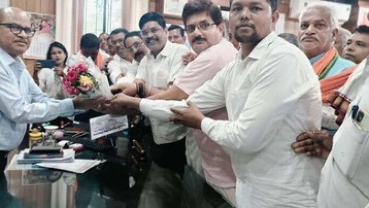 राजिम विधानसभा की सहकारी समितियों ने कलेक्टर को सौंपा ज्ञापन, धान खरीदी में सुखत को शून्य करने की उठी मांग