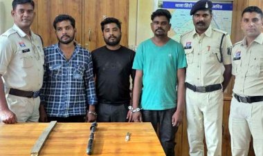 पुरानी रंजिश में जानलेवा हमला, बीच-बचाव करने वाले की भी पिटाई, तीन आरोपी गिरफ्तार, आरोपियों से चाकू, डंडा और लोहे के हथियार जब्त