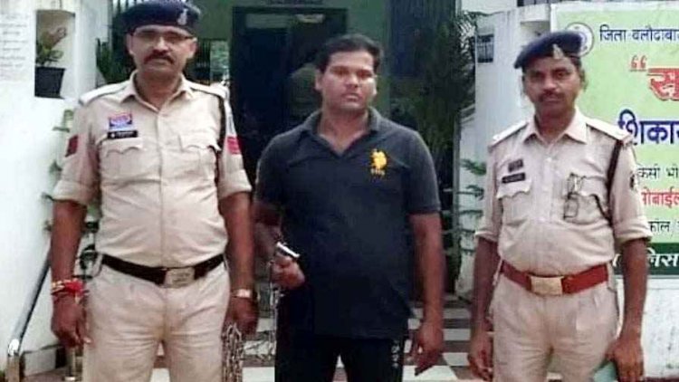 बाप ने बेटों को सिखाया चोरी का पाठ, शॉप की दीवार फोड़कर खाली किया गल्ला, CCTV फुटेज देख पुलिस रह गई दंग, नाबालिग समेत धर्मेंद्र गिरफ्तार