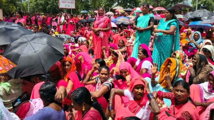 चुनावी वादों को पूरा करने की मांग, मितानिन संघ का विशाल प्रदर्शन, तीन सूत्रीय मांगों को लेकर सड़क पर उतरीं हजारों महिलाएं