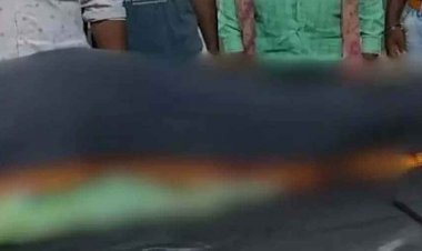 तेज रफ्तार बाइक सवार ने राशन लेने पैदल जा रही महिला को मारी जोरदार ठोकर, मौके पर ही हुई मौत, पसरा मातम, जांच में जुटी पुलिस