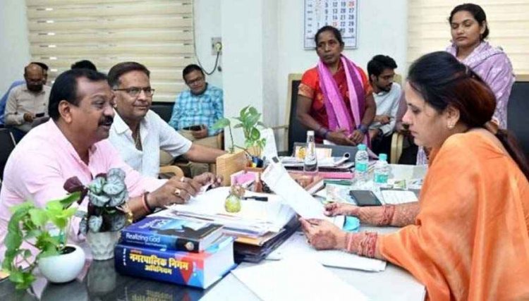 जन्म-मृत्यु प्रमाण पत्र बनवाने पंचनामा और पार्षद से सत्यापन का फरमान, कन्हैया अग्रवाल ने कड़ी आपत्ति जताकर महापौर और कमिश्नर को सौंपा ज्ञापन