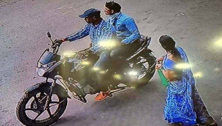 बाइक की डिक्की से किसान के 98 हजार रुपये की उठाईगिरी, पुलिस ने मप्र से दो बदमाशों को गिरफ्तार कर भेजा सलाखों के पीछे