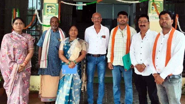 अमलीपदर डाॅक्टर इंद्र जितेन्द्र भारद्वाज के ट्रांसफर कैंसिल करने की मांग, गरियाबंद कलेक्टर से क्षेत्र के जनप्रतिनिधियों ने की मुलाकात