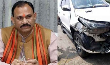 ट्रक से जा भिड़ी जन्मदिन पर स्वास्थ्य मंत्री श्याम बिहारी जायसवाल की कार, फॉर्च्यूनर का एक हिस्सा क्षतिग्रस्त, बाल-बाल बचे मिनिस्टर