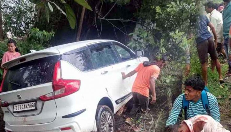 तेज रफ्तार कार ने बाइक को पीछे से मारी जोरदार टक्कर, सवार मोटर साइकिल दो युवक घायल, हॉस्पिटल में भर्ती, इलाज जारी