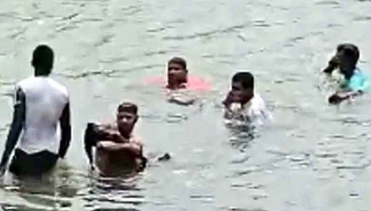 नदी में दर्दनाक हादसा, सहेलियों के साथ नहाने गई मासूम बच्ची की डूबने से मौत, युवकों ने लगाई छलांग, लेकिन नहीं बची जान, परिवार में पसरा मातम