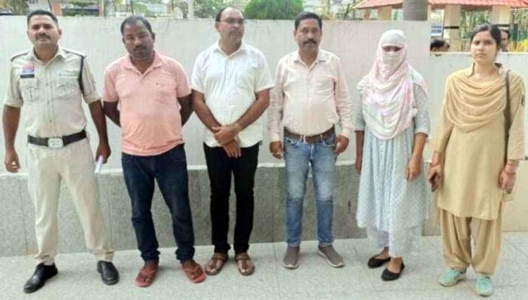 सूदखोरी और फर्जी दस्तावेज तैयार कर 18 लाख रुपये की ठगी, ठग गिरोह का पर्दाफाश, एक महिला समेत चार धोखाधड़ी के आरोपी गिरफ्तार