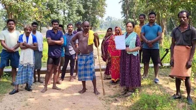 एक महीने से अंधेरे में डूबा पूरा गांव!, बिजली विभाग की लापरवाही पर फूटा ग्रामीणों का गुस्सा, बिजली विभाग की लापरवाही से ग्रामीण नाराज