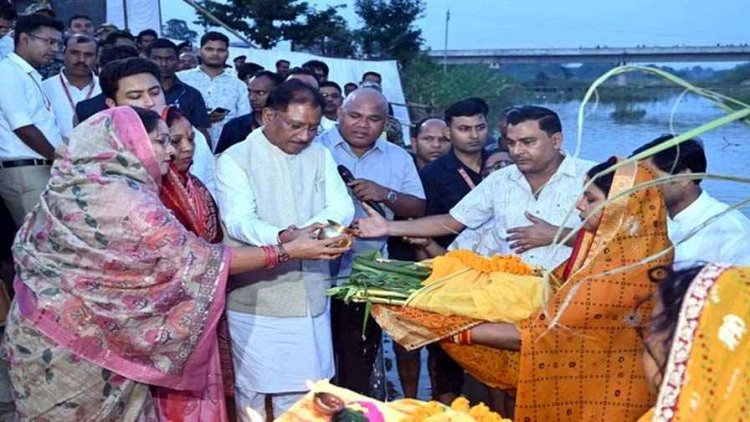 संध्या छठ पूजन में शामिल हुए मंत्रियों समेत CM साय, की पूजा-अर्चना घाटों पर उमड़ी आस्था की भीड़, व्रतियों ने ढलते सूर्य को दिया अर्घ्य