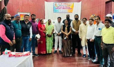 डॉ बंशीलाल महतो की छठी पुण्यतिथि पर वरिष्ठ चिकित्सकों का किया गया सम्मान, आपातकालीन चिकित्सा जागरुकता और प्रशिक्षण कार्यक्रम संपन्न