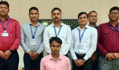 ATM कार्ड बनाने का झांसा देकर ठगी, गूगल सर्च से मिला फर्जी नंबर, ऐप इंस्टॉल कराकर उड़ाए 8 लाख रुपये, आरोपी  गिरफ्तार, पूछताछ जारी