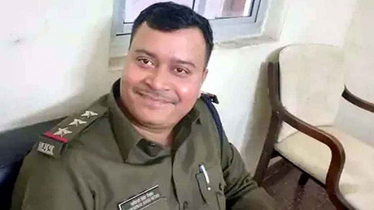 दुर्ग SSP ने कोतवाली  थाना प्रभारी को किया लाइन अटैच, साइबर रेंज थाने से नवीन कुमार राजपूत नियुक्त, मर्डर के बाद एक्शन