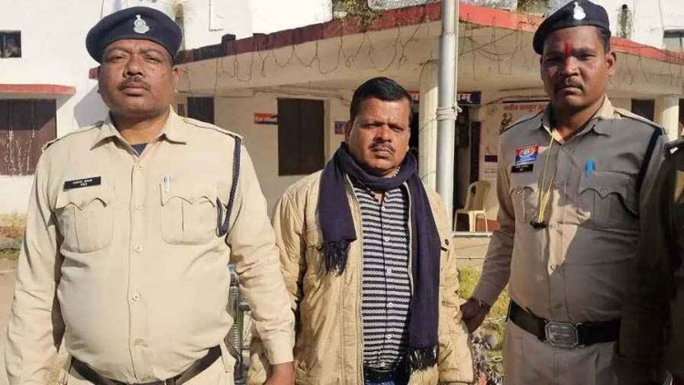 घरेलू काम पर रखकर नाबालिग आदिवासी छात्रा के साथ करता रहा दुष्कर्म, पुलिस ने दरिंदे शिक्षक गिरघारी को गिरफ्तार कर भेजा जेल