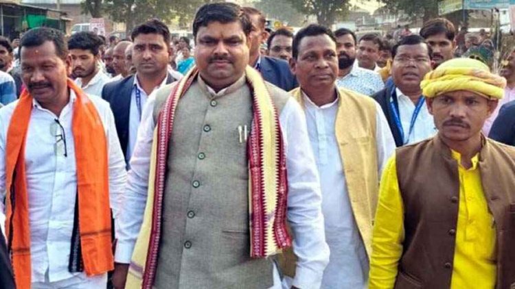 मैनपुर में यादव समाज द्वारा आयोजित राऊत नाचा एंव मातर महोत्सव में मंत्री गजेन्द्र यादव शामिल, हायर सेकेण्डरी स्कूल भवन निर्माण की घोषणा