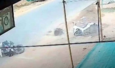 तेज रफ्तार बाइक सवार ने स्कूटी सवार को मारी जोरदार टक्कर, हादसे में मौके पर ही दो युवकों की दर्दनाक मौत, एक गंभीर रुप से घायल