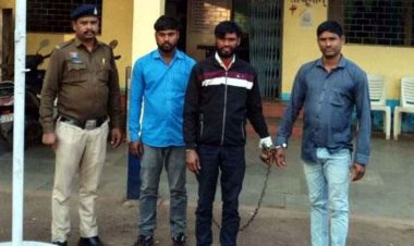 घर घुसकर मारपीट, अश्लील हरकते और छेड़छाड़, नवापारा पुलिस ने 24 घंटे के भीतर तीन आरोपियों को गिरफ्तार कर भेजा सलाखों के पीछे