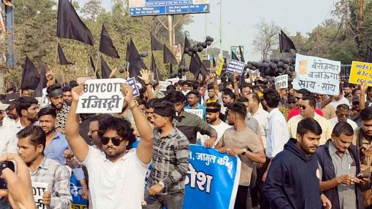 जमीन की कीमतें 5-9 गुना बढ़ने पर विरोध, पुतला दहन, दिखाए काले झंडे, पुलिस ने किया लाठीचार्ज, व्यापारियों को दौड़ा-दौड़ाकर पीटा, कई घायल