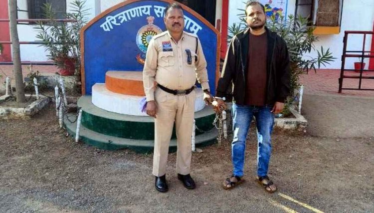 अभनपुर थाना क्षेत्र में फर्जी दस्तावेजों से 48 सिम बिक्री करने वाले आरोपी को पुलिस ने किया गिरफ्तार कर भेजा सलाखों के पीछे