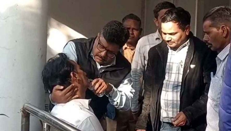 शिक्षा मंत्री गजेंद्र यादव की संभागीय बैठक में कड़ी फटकार से बीईओ बेहोश!, मंथन सभागार में अचानक गिर पड़े BEO, मची अफरा-तफरी