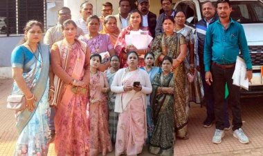 अभनपुर की मीटिंग में अधिकारी-कर्मचारी नदारद, गुस्साए जनपद सदस्यों ने नारेबाजी कर किया विरोध प्रदर्शन, धनेश्वरी डांडे का गंभीर आरोप