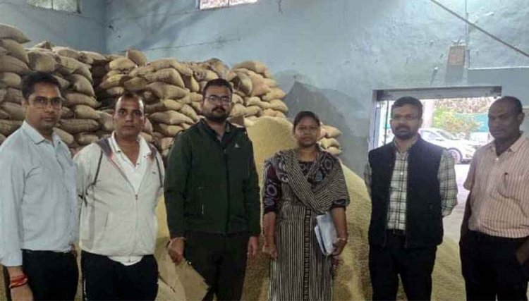 धमतरी में राइस मिलों पर प्रशासन की कार्रवाई, 1.77 करोड़ का अवैध धान जब्त, इधर 1450 कट्टा जप्ती, कारोबारियों और बिचौलियों में हड़कंप