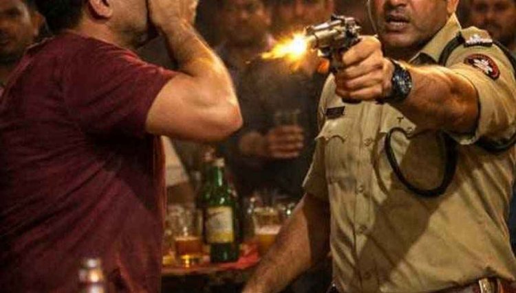 छत्तीसगढ़ में शराब पार्टी के दौरान मचा बवाल, बर्खास्त सिपाही और इंस्पेक्टर में विवाद, इंस्पेक्टर ने सर्विस रिवाल्वर से किया फायरिंग