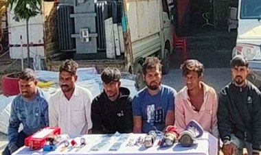 सायरन बजाती एंबुलेंस में मरीज नहीं, कुछ और ही निकला सामान, पुलिस ने रोका रास्ता, तो फटी रह गईं सबकी आंखें, 6 गिरफ्तार, 17 लाख का माल जब्त