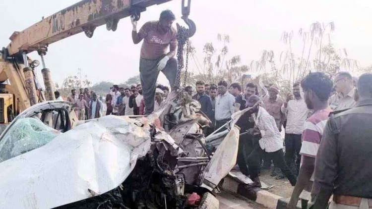 ट्रक में जा टकराई कार, सड़क हादसे में 201 कोबरा बटालियन के 4 जवानों की दर्दनाक मौत, एक जवान की हालत नाजुक, CM ने जताया दुःख